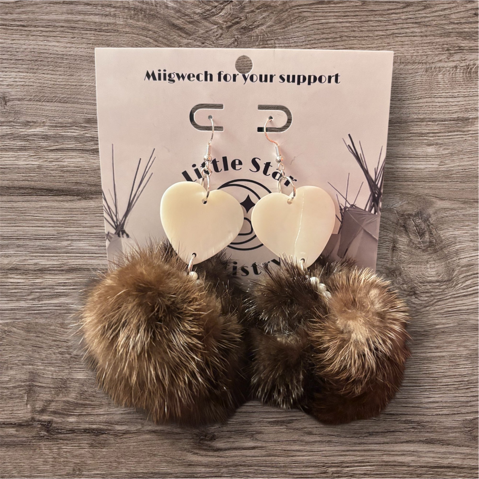 Dorienne Proulx MOP Shell Otter Pom Poms