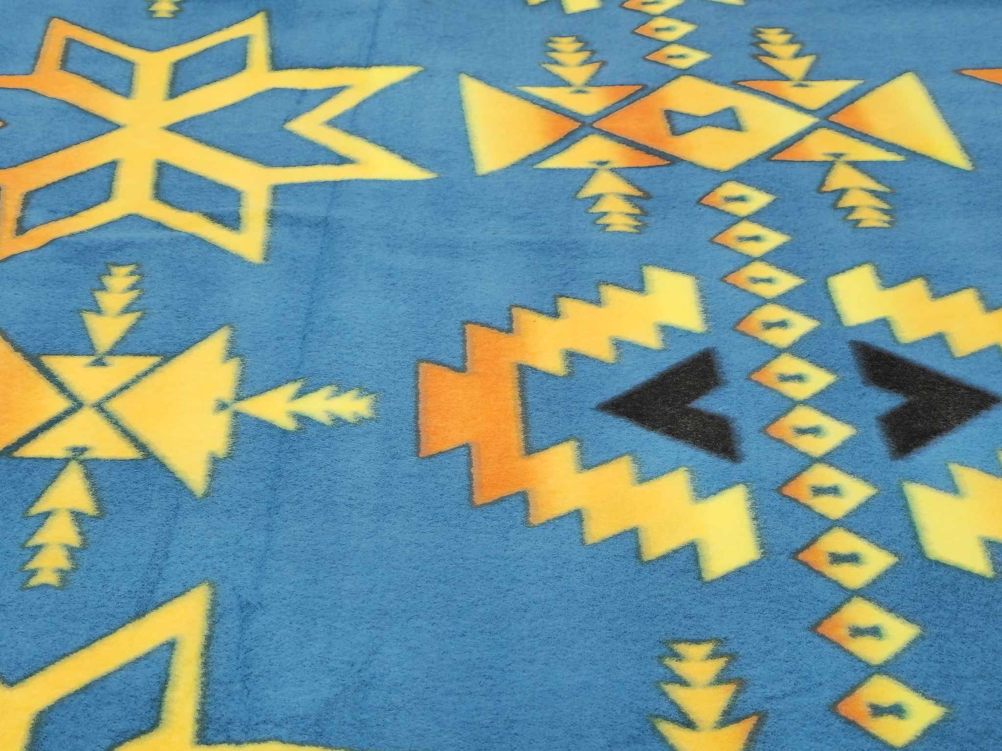 Geometric Fleece Throw